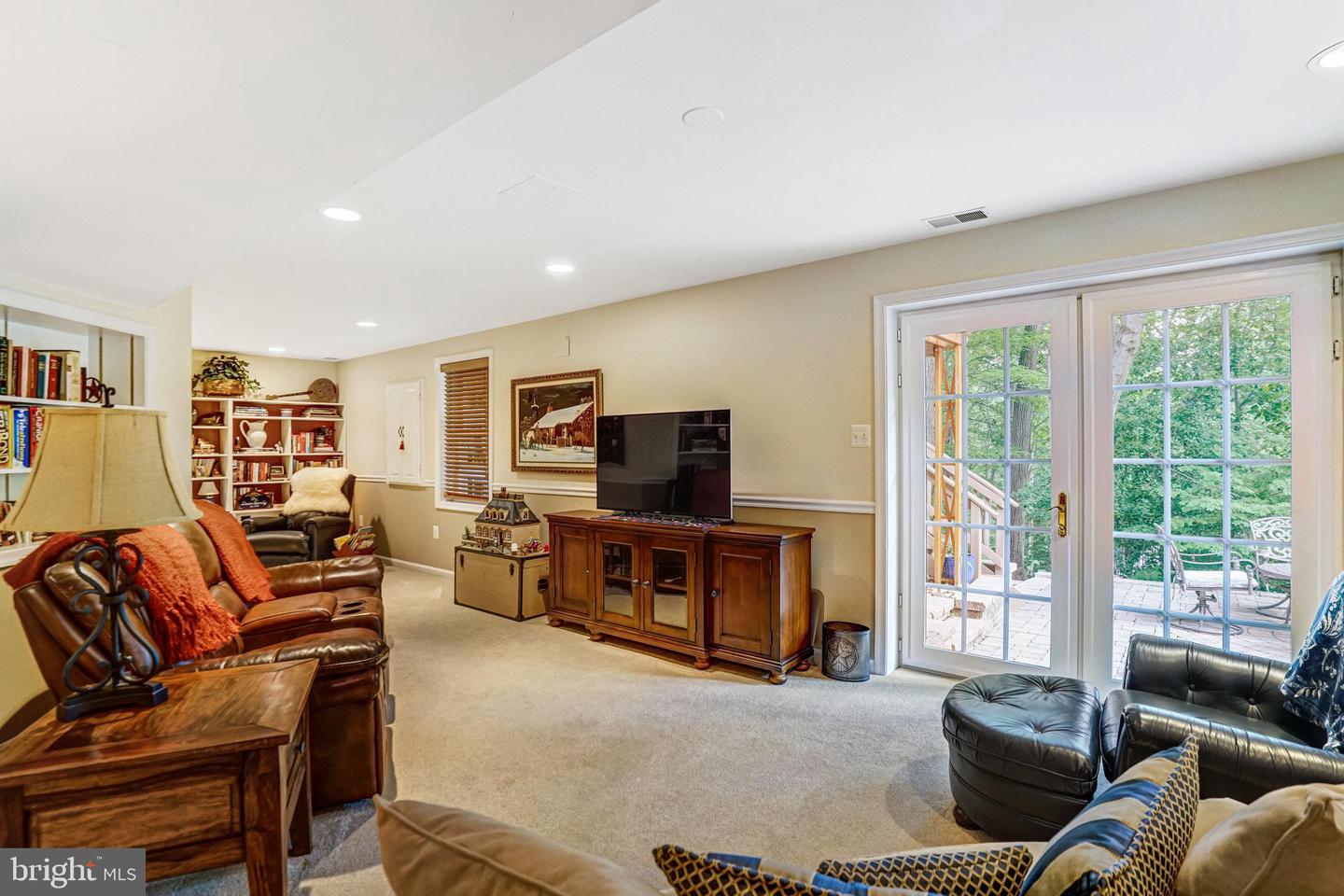 6815 BLUECURL CIR, SPRINGFIELD, Virginia 22152, 5 Bedrooms Bedrooms, 16 Rooms Rooms,3 BathroomsBathrooms,Residential,For sale,6815 BLUECURL CIR,VAFX2262270 MLS # VAFX2262270