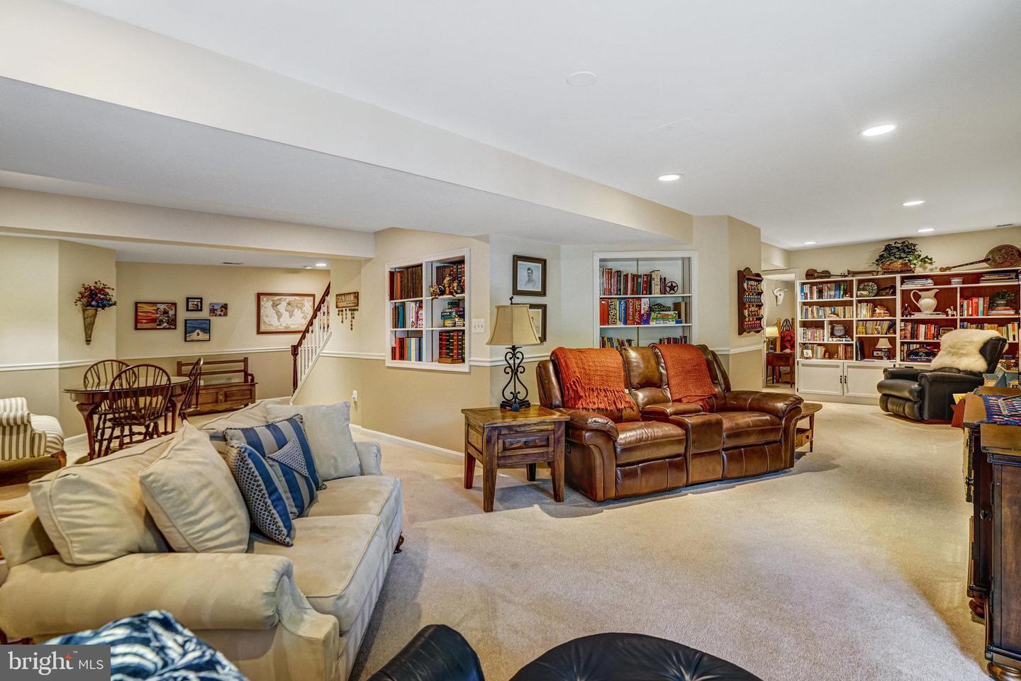 6815 BLUECURL CIR, SPRINGFIELD, Virginia 22152, 5 Bedrooms Bedrooms, 16 Rooms Rooms,3 BathroomsBathrooms,Residential,For sale,6815 BLUECURL CIR,VAFX2262270 MLS # VAFX2262270