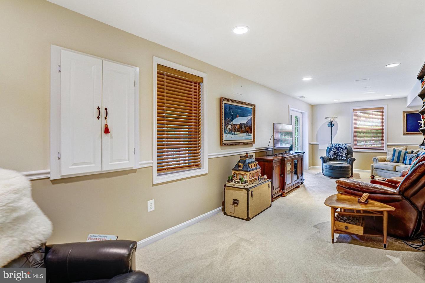 6815 BLUECURL CIR, SPRINGFIELD, Virginia 22152, 5 Bedrooms Bedrooms, 16 Rooms Rooms,3 BathroomsBathrooms,Residential,For sale,6815 BLUECURL CIR,VAFX2262270 MLS # VAFX2262270