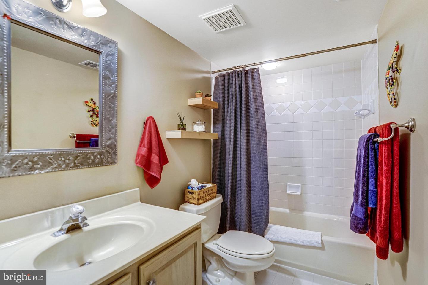 6815 BLUECURL CIR, SPRINGFIELD, Virginia 22152, 5 Bedrooms Bedrooms, 16 Rooms Rooms,3 BathroomsBathrooms,Residential,For sale,6815 BLUECURL CIR,VAFX2262270 MLS # VAFX2262270