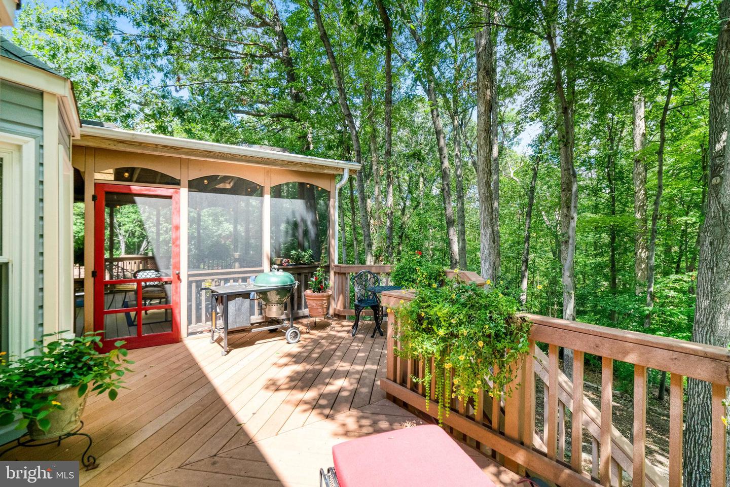 6815 BLUECURL CIR, SPRINGFIELD, Virginia 22152, 5 Bedrooms Bedrooms, 16 Rooms Rooms,3 BathroomsBathrooms,Residential,For sale,6815 BLUECURL CIR,VAFX2262270 MLS # VAFX2262270