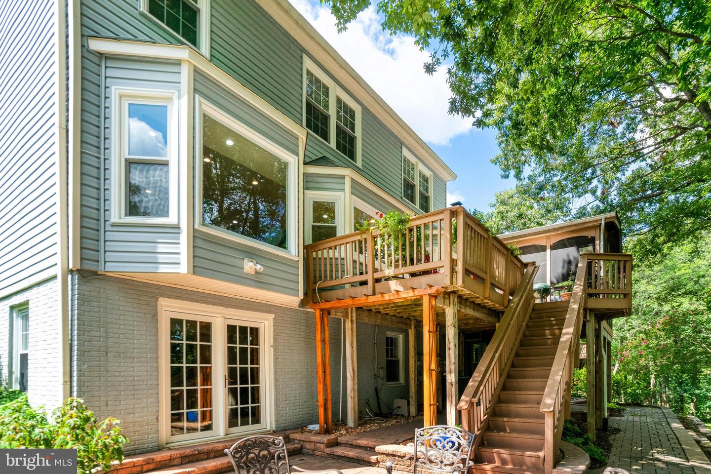 6815 BLUECURL CIR, SPRINGFIELD, Virginia 22152, 5 Bedrooms Bedrooms, 16 Rooms Rooms,3 BathroomsBathrooms,Residential,For sale,6815 BLUECURL CIR,VAFX2262270 MLS # VAFX2262270