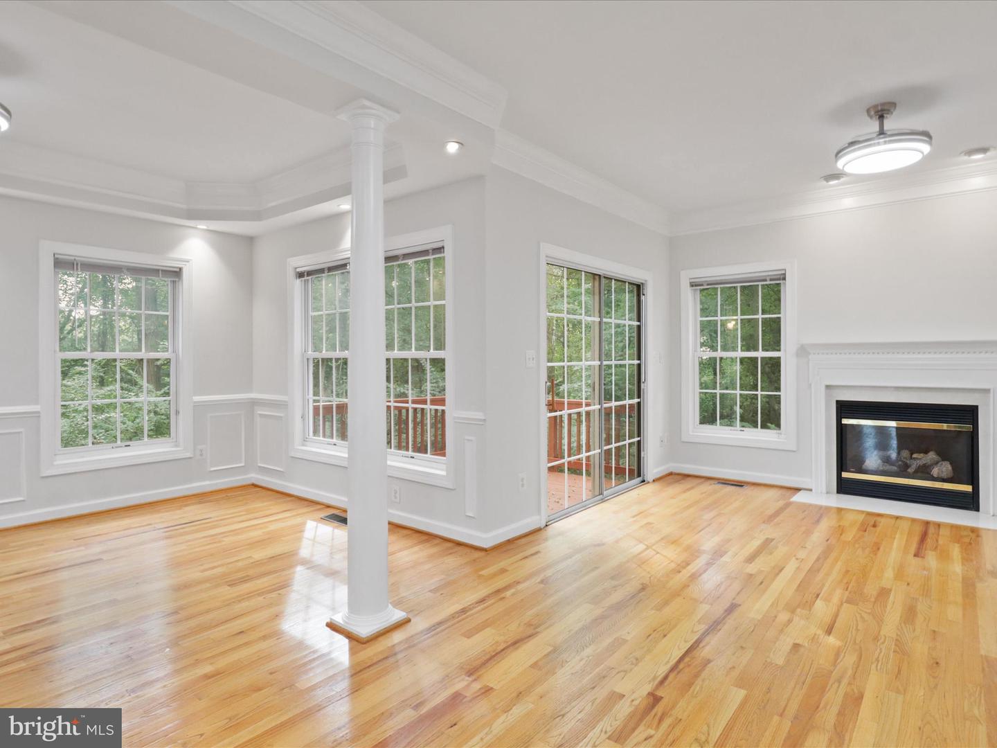 3782 ELMWOOD TOWNE WAY, ALEXANDRIA, Virginia 22303, 3 Bedrooms Bedrooms, 7 Rooms Rooms,3 BathroomsBathrooms,Residential,For sale,3782 ELMWOOD TOWNE WAY,VAFX2262272 MLS # VAFX2262272