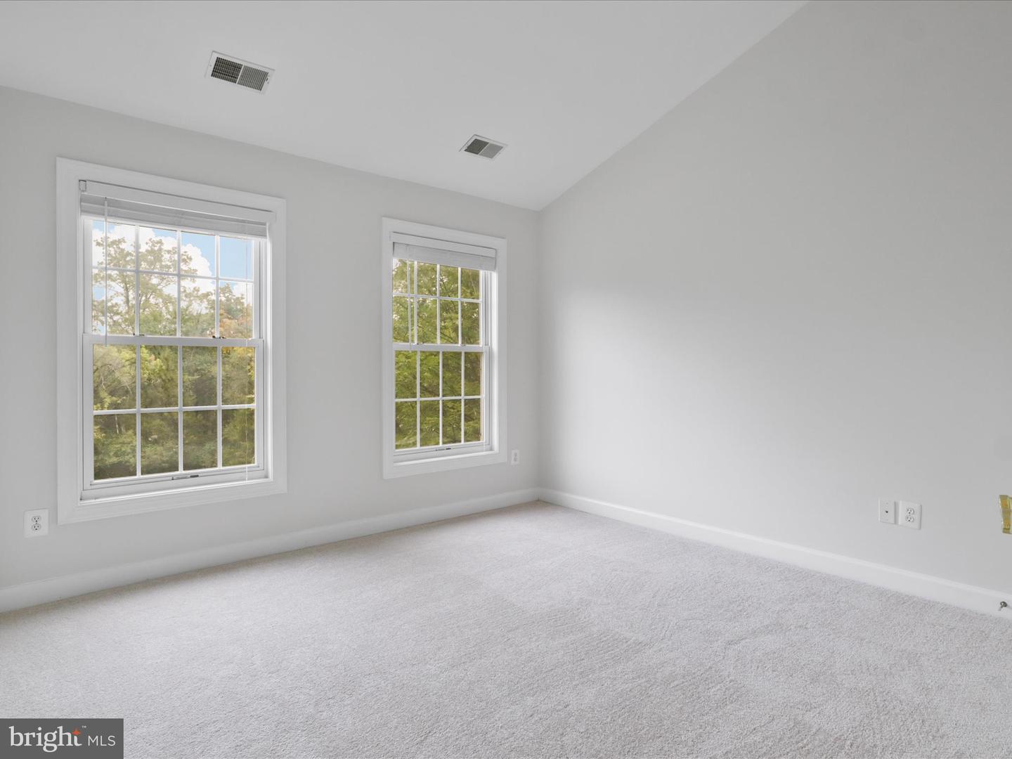 3782 ELMWOOD TOWNE WAY, ALEXANDRIA, Virginia 22303, 3 Bedrooms Bedrooms, 7 Rooms Rooms,3 BathroomsBathrooms,Residential,For sale,3782 ELMWOOD TOWNE WAY,VAFX2262272 MLS # VAFX2262272