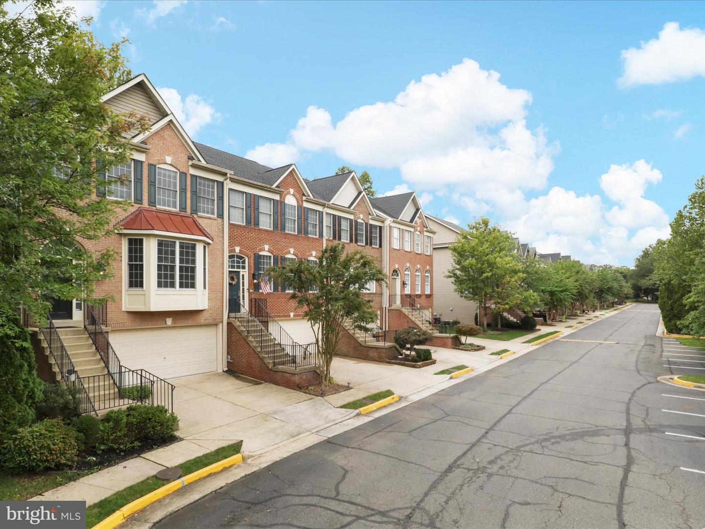3782 ELMWOOD TOWNE WAY, ALEXANDRIA, Virginia 22303, 3 Bedrooms Bedrooms, 7 Rooms Rooms,3 BathroomsBathrooms,Residential,For sale,3782 ELMWOOD TOWNE WAY,VAFX2262272 MLS # VAFX2262272