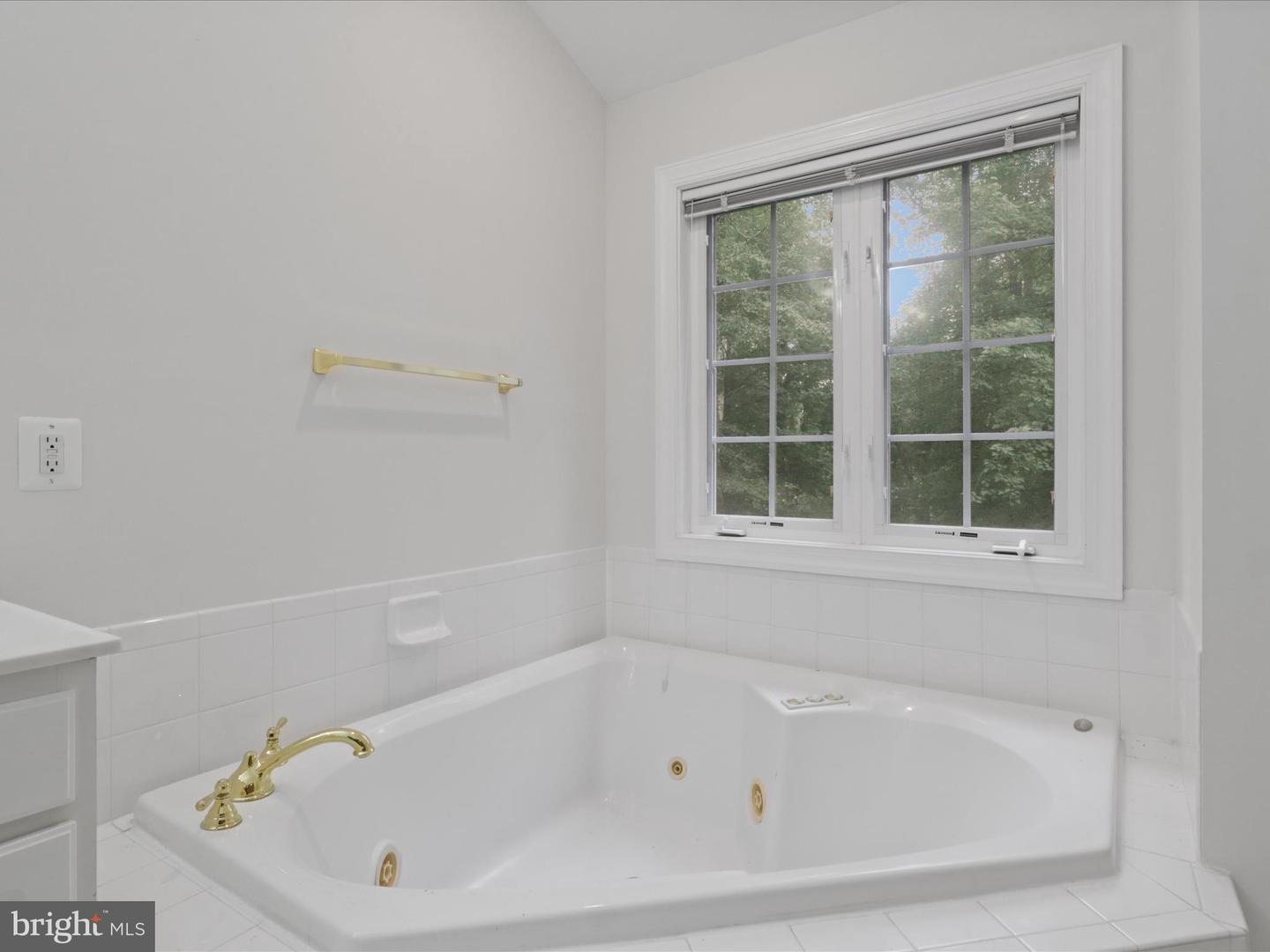 3782 ELMWOOD TOWNE WAY, ALEXANDRIA, Virginia 22303, 3 Bedrooms Bedrooms, 7 Rooms Rooms,3 BathroomsBathrooms,Residential,For sale,3782 ELMWOOD TOWNE WAY,VAFX2262272 MLS # VAFX2262272