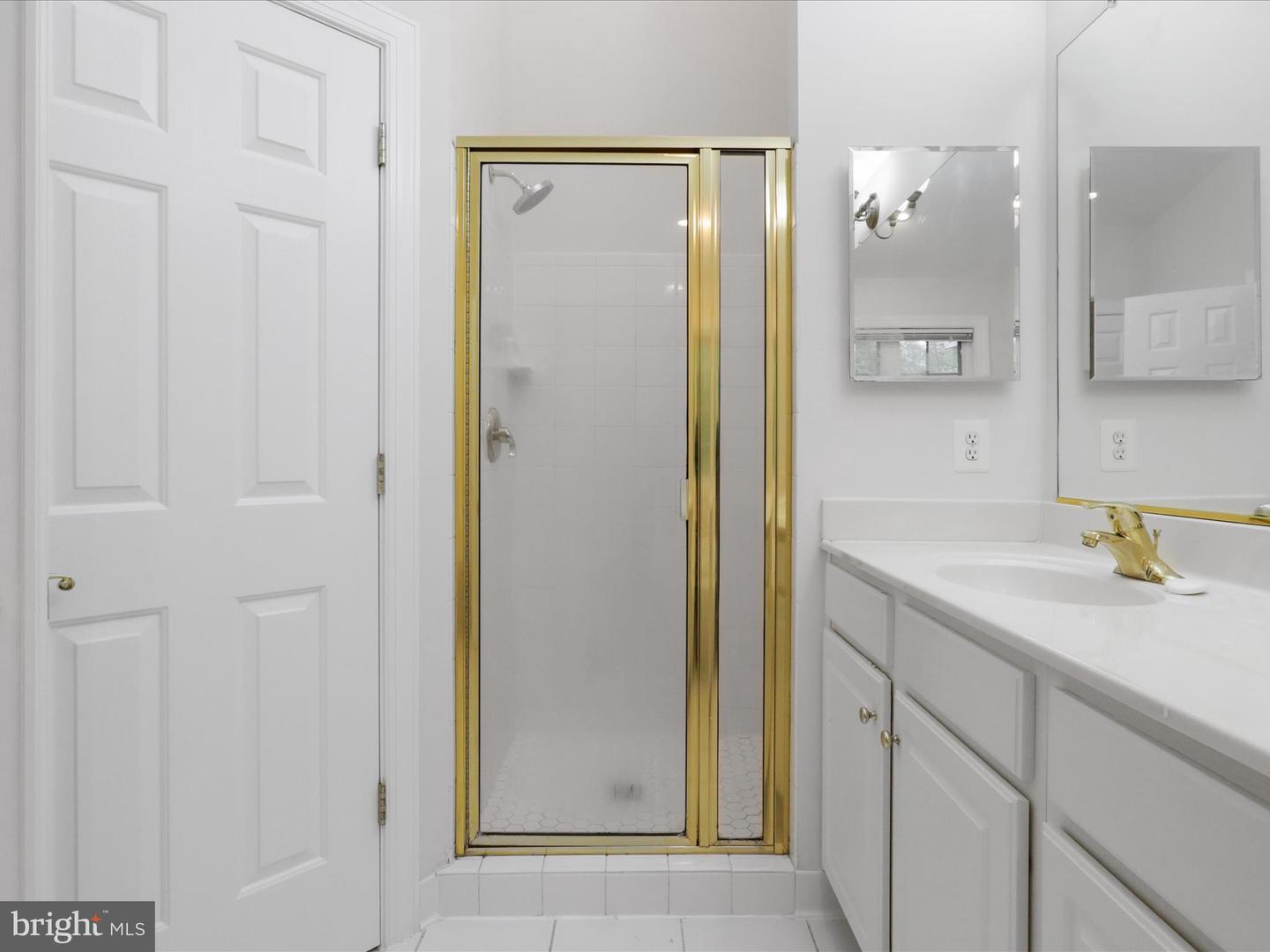 3782 ELMWOOD TOWNE WAY, ALEXANDRIA, Virginia 22303, 3 Bedrooms Bedrooms, 7 Rooms Rooms,3 BathroomsBathrooms,Residential,For sale,3782 ELMWOOD TOWNE WAY,VAFX2262272 MLS # VAFX2262272