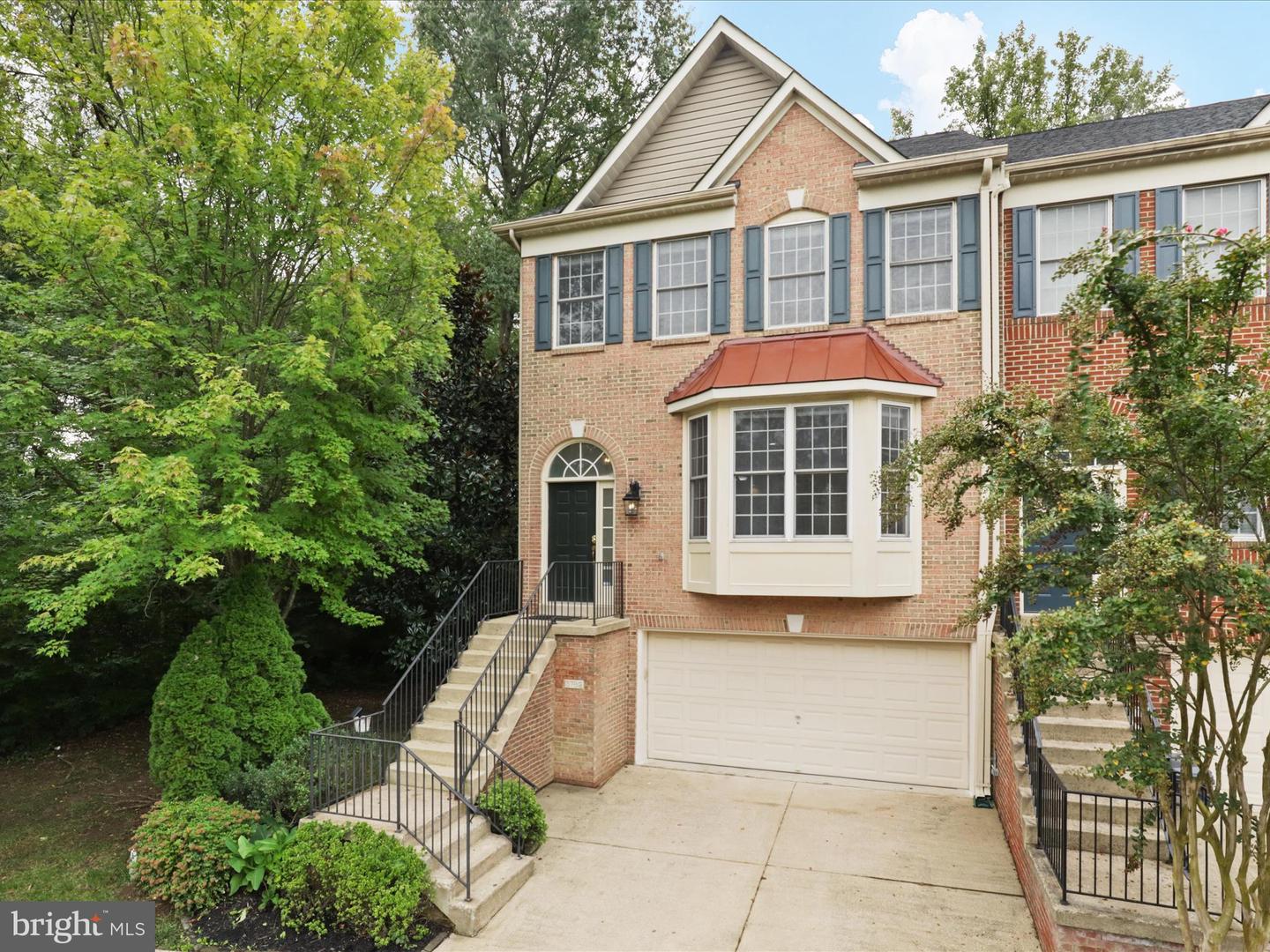 3782 ELMWOOD TOWNE WAY, ALEXANDRIA, Virginia 22303, 3 Bedrooms Bedrooms, 7 Rooms Rooms,3 BathroomsBathrooms,Residential,For sale,3782 ELMWOOD TOWNE WAY,VAFX2262272 MLS # VAFX2262272