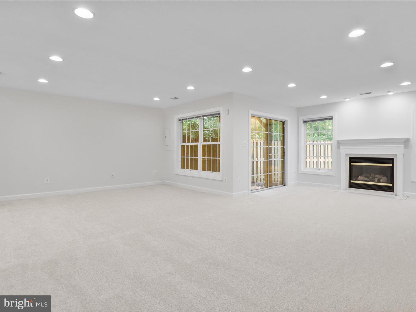 3782 ELMWOOD TOWNE WAY, ALEXANDRIA, Virginia 22303, 3 Bedrooms Bedrooms, 7 Rooms Rooms,3 BathroomsBathrooms,Residential,For sale,3782 ELMWOOD TOWNE WAY,VAFX2262272 MLS # VAFX2262272