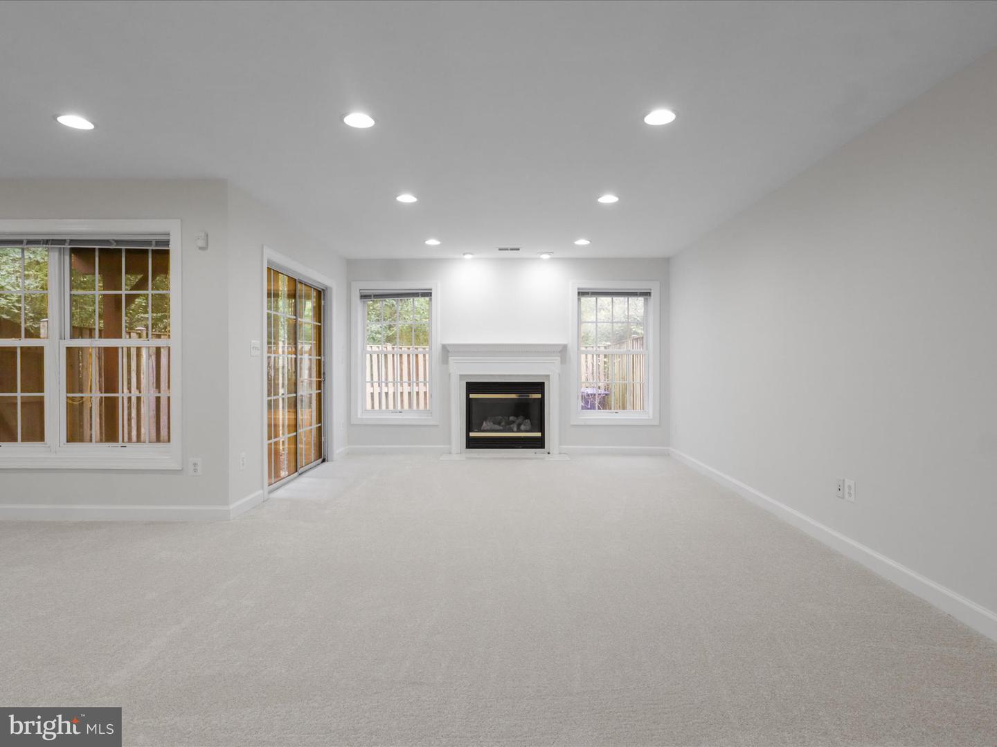 3782 ELMWOOD TOWNE WAY, ALEXANDRIA, Virginia 22303, 3 Bedrooms Bedrooms, 7 Rooms Rooms,3 BathroomsBathrooms,Residential,For sale,3782 ELMWOOD TOWNE WAY,VAFX2262272 MLS # VAFX2262272
