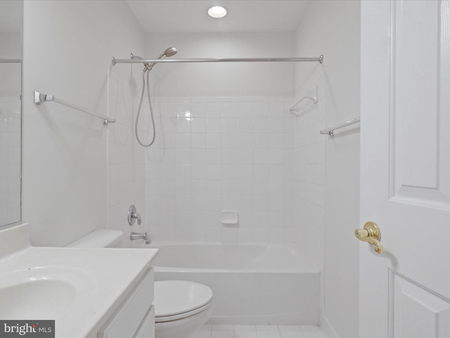 3782 ELMWOOD TOWNE WAY, ALEXANDRIA, Virginia 22303, 3 Bedrooms Bedrooms, 7 Rooms Rooms,3 BathroomsBathrooms,Residential,For sale,3782 ELMWOOD TOWNE WAY,VAFX2262272 MLS # VAFX2262272