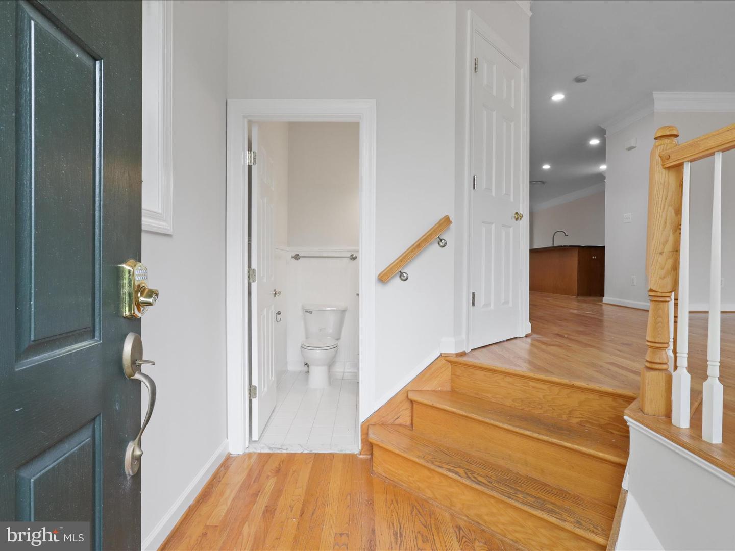 3782 ELMWOOD TOWNE WAY, ALEXANDRIA, Virginia 22303, 3 Bedrooms Bedrooms, 7 Rooms Rooms,3 BathroomsBathrooms,Residential,For sale,3782 ELMWOOD TOWNE WAY,VAFX2262272 MLS # VAFX2262272