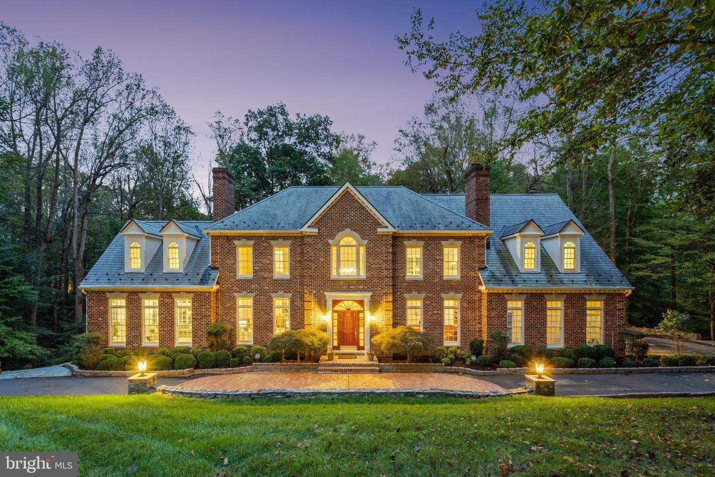 10112 HIGH HILL CT, GREAT FALLS, Virginia 22066, 5 Bedrooms Bedrooms, ,5 BathroomsBathrooms,Residential,For sale,10112 HIGH HILL CT,VAFX2262468 MLS # VAFX2262468