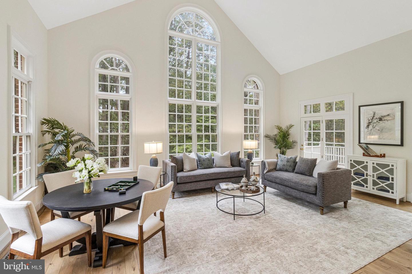 10112 HIGH HILL CT, GREAT FALLS, Virginia 22066, 5 Bedrooms Bedrooms, ,5 BathroomsBathrooms,Residential,For sale,10112 HIGH HILL CT,VAFX2262468 MLS # VAFX2262468