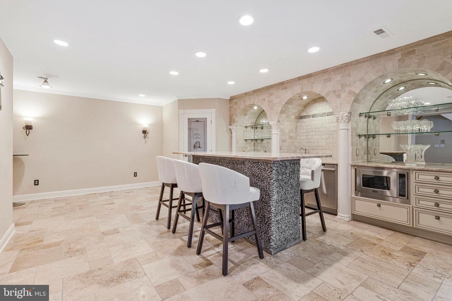 10112 HIGH HILL CT, GREAT FALLS, Virginia 22066, 5 Bedrooms Bedrooms, ,5 BathroomsBathrooms,Residential,For sale,10112 HIGH HILL CT,VAFX2262468 MLS # VAFX2262468