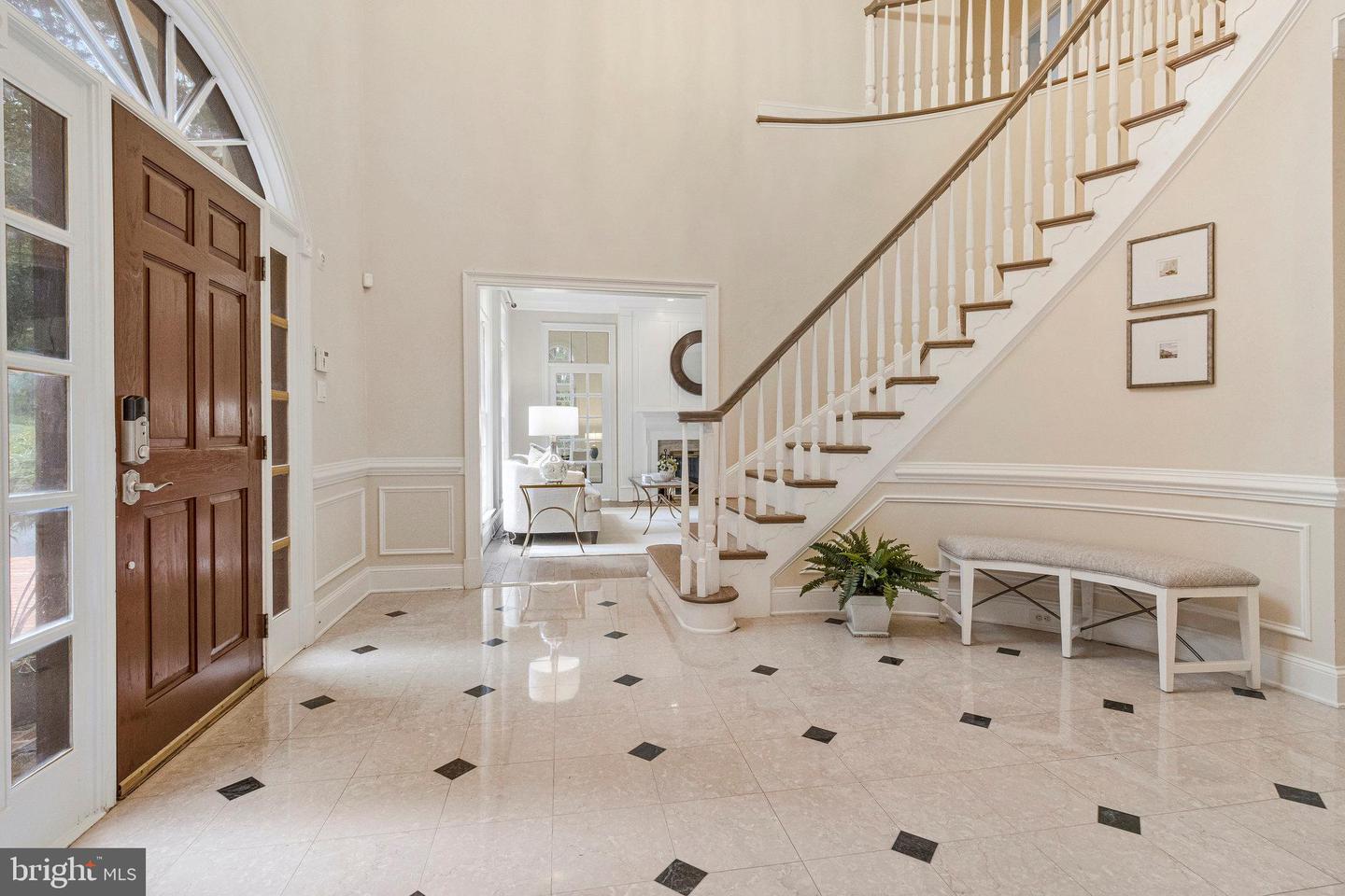 10112 HIGH HILL CT, GREAT FALLS, Virginia 22066, 5 Bedrooms Bedrooms, ,5 BathroomsBathrooms,Residential,For sale,10112 HIGH HILL CT,VAFX2262468 MLS # VAFX2262468