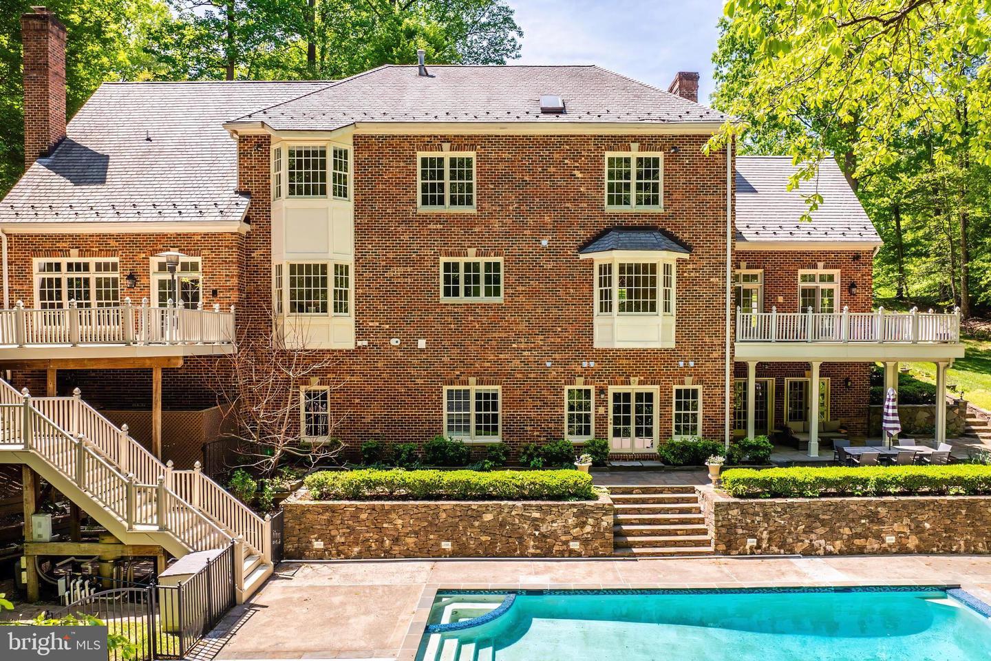 10112 HIGH HILL CT, GREAT FALLS, Virginia 22066, 5 Bedrooms Bedrooms, ,5 BathroomsBathrooms,Residential,For sale,10112 HIGH HILL CT,VAFX2262468 MLS # VAFX2262468