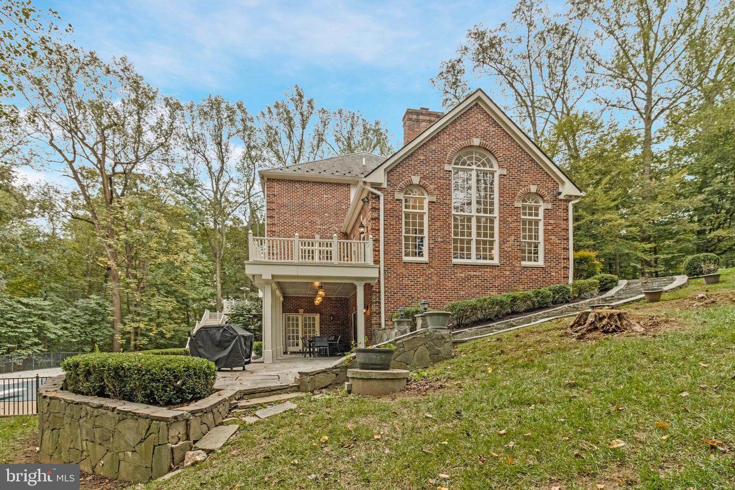 10112 HIGH HILL CT, GREAT FALLS, Virginia 22066, 5 Bedrooms Bedrooms, ,5 BathroomsBathrooms,Residential,For sale,10112 HIGH HILL CT,VAFX2262468 MLS # VAFX2262468