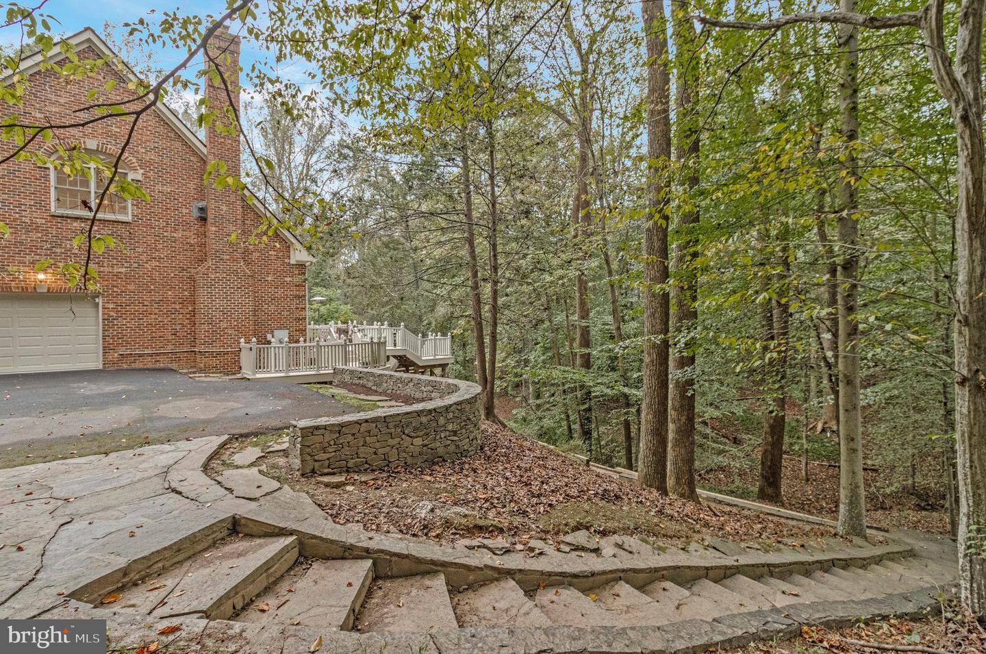 10112 HIGH HILL CT, GREAT FALLS, Virginia 22066, 5 Bedrooms Bedrooms, ,5 BathroomsBathrooms,Residential,For sale,10112 HIGH HILL CT,VAFX2262468 MLS # VAFX2262468