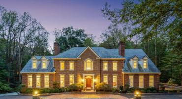 10112 HIGH HILL CT, GREAT FALLS, Virginia 22066, 5 Bedrooms Bedrooms, ,5 BathroomsBathrooms,Residential,For sale,10112 HIGH HILL CT,VAFX2262468 MLS # VAFX2262468