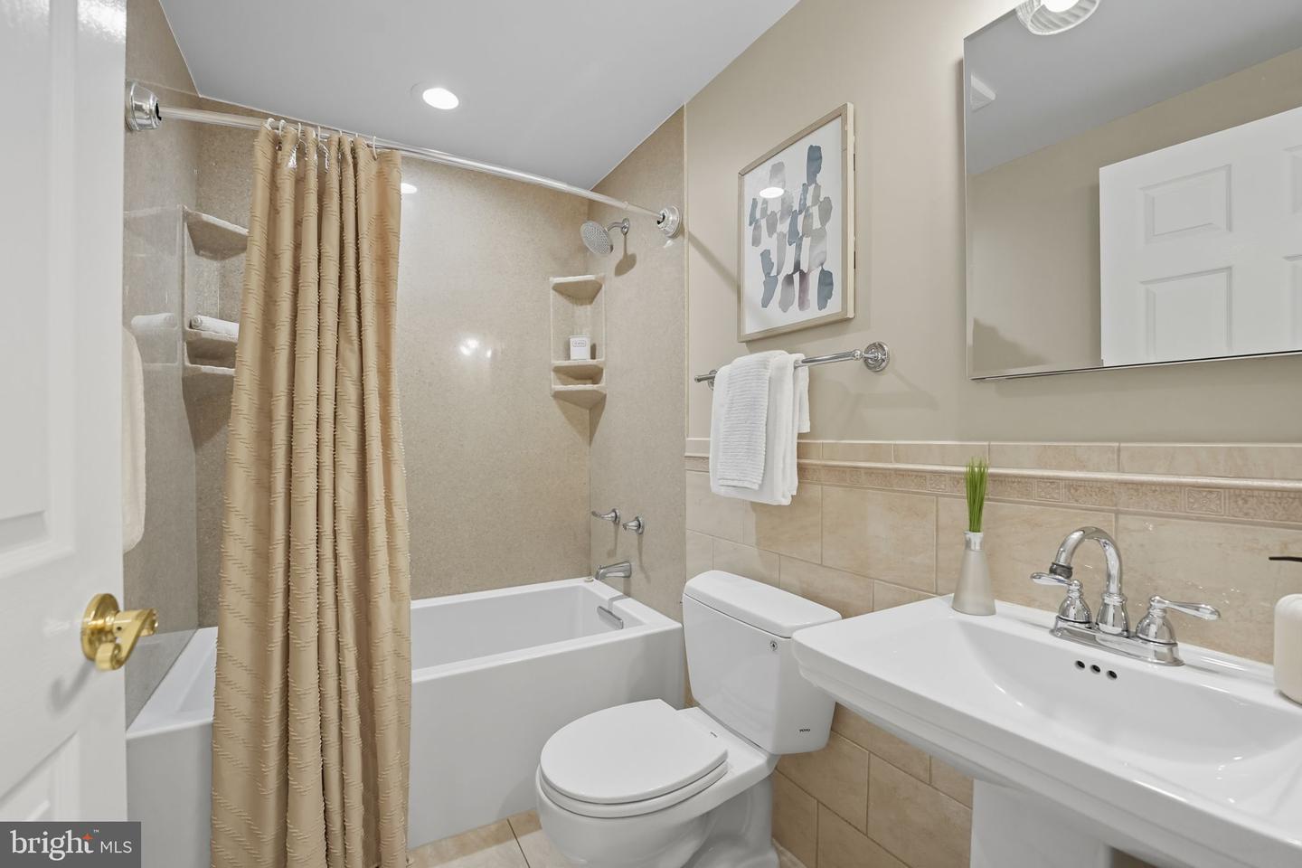 2904 ROCK MANOR CT, HERNDON, Virginia 20171, 5 Bedrooms Bedrooms, ,2 BathroomsBathrooms,Residential,For sale,2904 ROCK MANOR CT,VAFX2263000 MLS # VAFX2263000