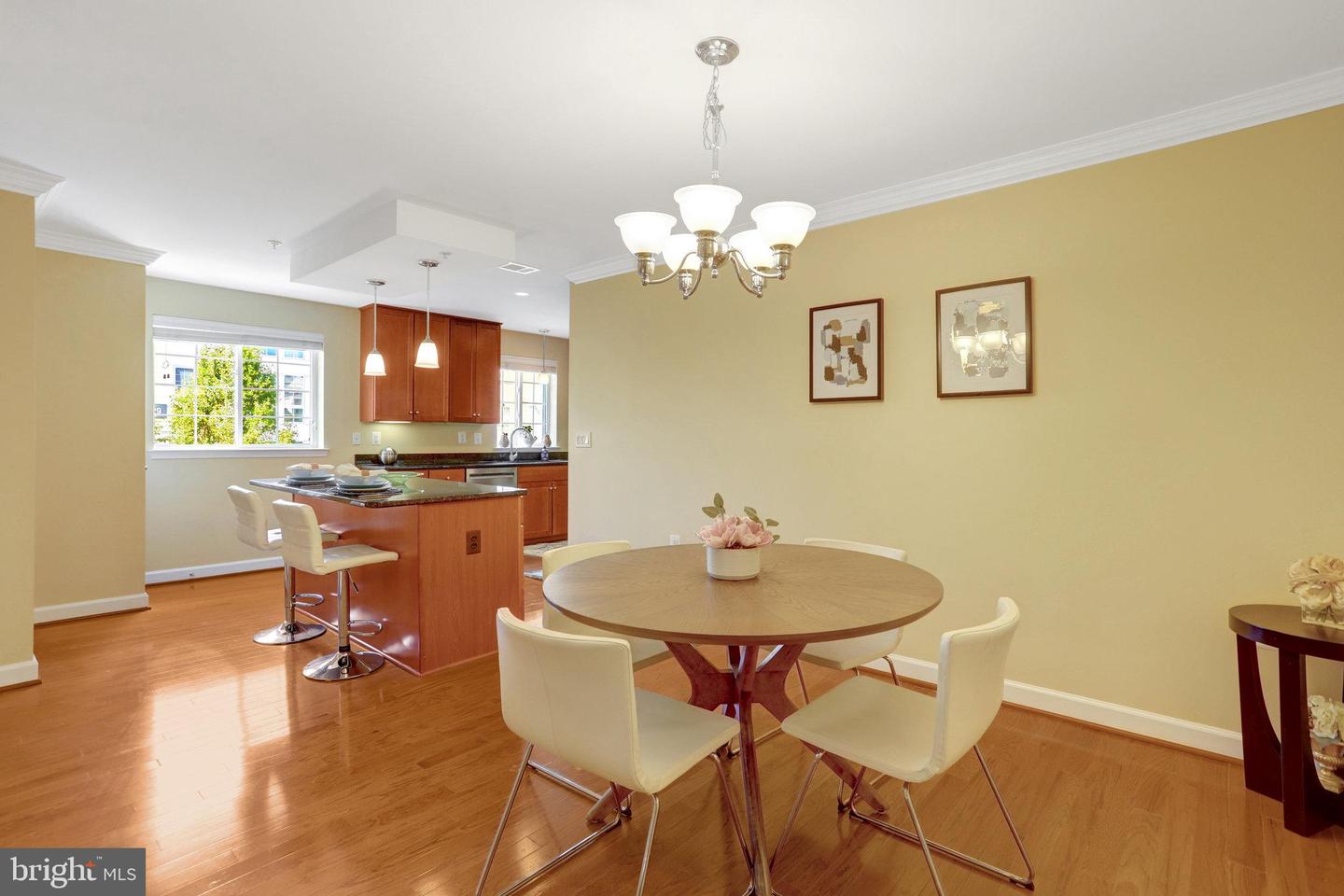 4119 S FOUR MILE RUN DR #404, ARLINGTON, Virginia 22204, 1 Bedroom Bedrooms, ,1 BathroomBathrooms,Residential,For sale,4119 S FOUR MILE RUN DR #404,VAAR2062788 MLS # VAAR2062788