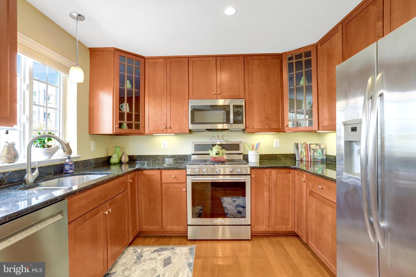 4119 S FOUR MILE RUN DR #404, ARLINGTON, Virginia 22204, 1 Bedroom Bedrooms, ,1 BathroomBathrooms,Residential,For sale,4119 S FOUR MILE RUN DR #404,VAAR2062788 MLS # VAAR2062788