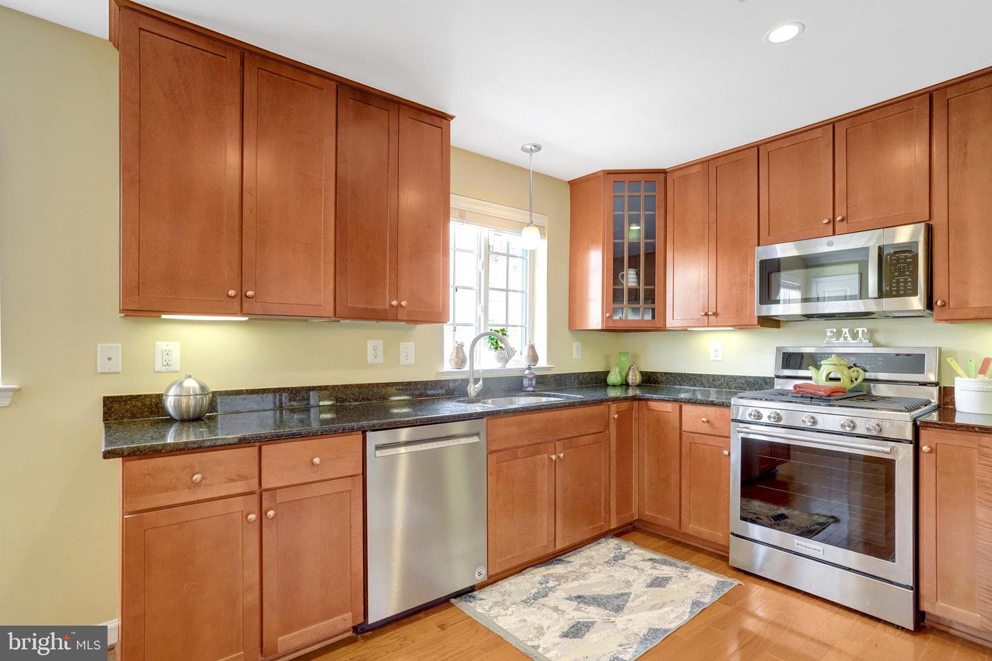 4119 S FOUR MILE RUN DR #404, ARLINGTON, Virginia 22204, 1 Bedroom Bedrooms, ,1 BathroomBathrooms,Residential,For sale,4119 S FOUR MILE RUN DR #404,VAAR2062788 MLS # VAAR2062788