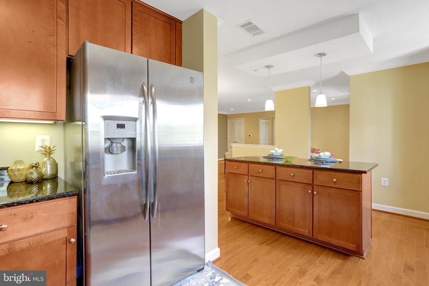 4119 S FOUR MILE RUN DR #404, ARLINGTON, Virginia 22204, 1 Bedroom Bedrooms, ,1 BathroomBathrooms,Residential,For sale,4119 S FOUR MILE RUN DR #404,VAAR2062788 MLS # VAAR2062788