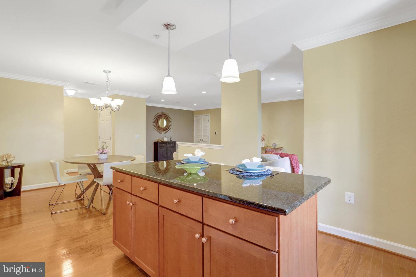4119 S FOUR MILE RUN DR #404, ARLINGTON, Virginia 22204, 1 Bedroom Bedrooms, ,1 BathroomBathrooms,Residential,For sale,4119 S FOUR MILE RUN DR #404,VAAR2062788 MLS # VAAR2062788