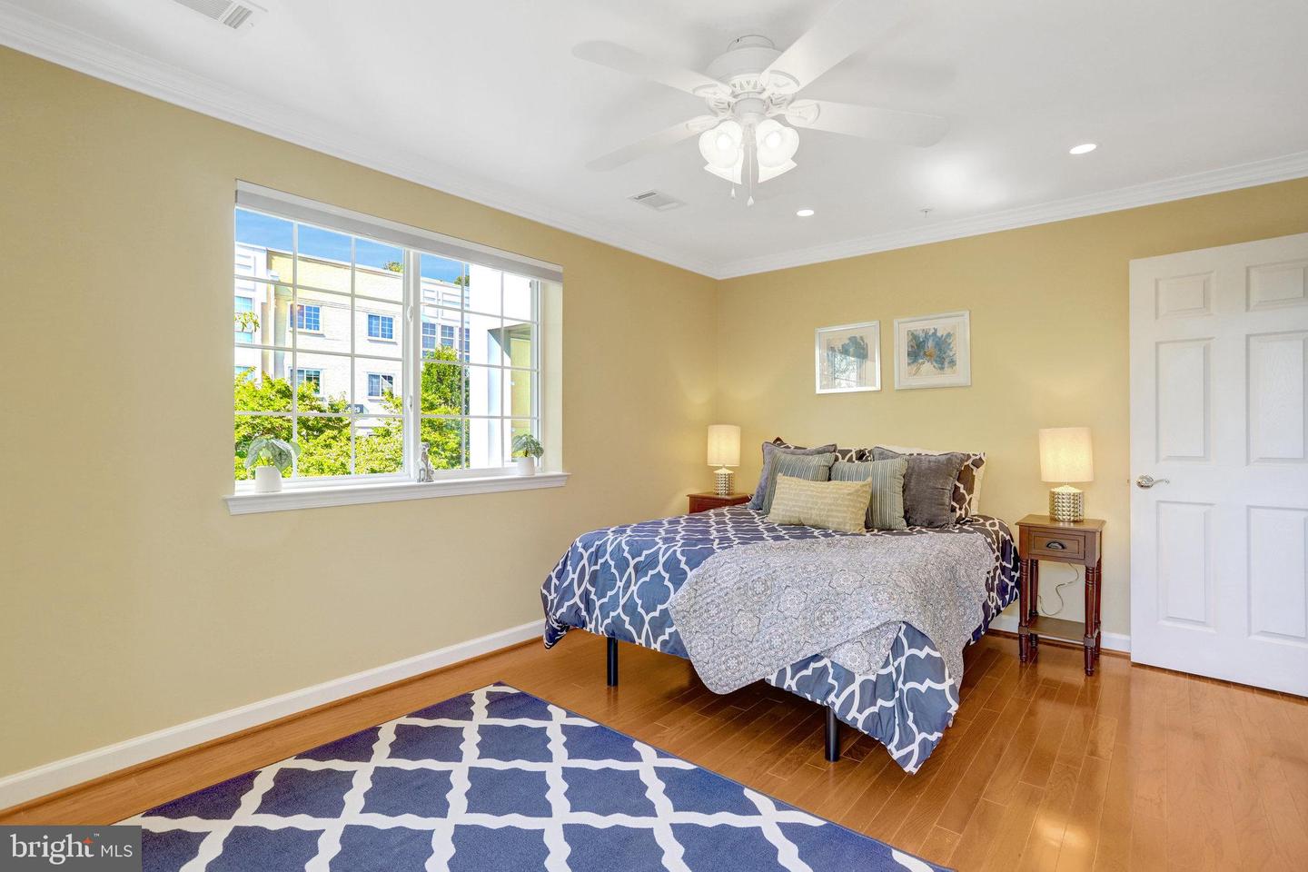 4119 S FOUR MILE RUN DR #404, ARLINGTON, Virginia 22204, 1 Bedroom Bedrooms, ,1 BathroomBathrooms,Residential,For sale,4119 S FOUR MILE RUN DR #404,VAAR2062788 MLS # VAAR2062788