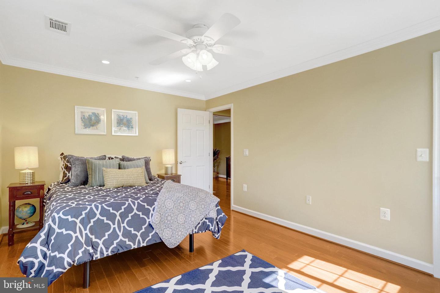 4119 S FOUR MILE RUN DR #404, ARLINGTON, Virginia 22204, 1 Bedroom Bedrooms, ,1 BathroomBathrooms,Residential,For sale,4119 S FOUR MILE RUN DR #404,VAAR2062788 MLS # VAAR2062788