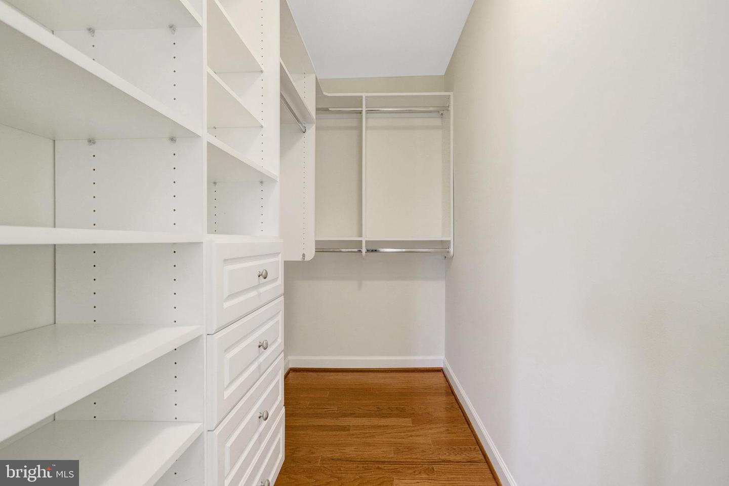 4119 S FOUR MILE RUN DR #404, ARLINGTON, Virginia 22204, 1 Bedroom Bedrooms, ,1 BathroomBathrooms,Residential,For sale,4119 S FOUR MILE RUN DR #404,VAAR2062788 MLS # VAAR2062788