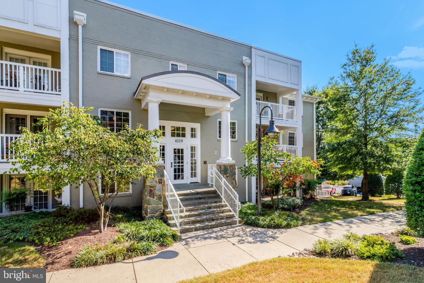 4119 S FOUR MILE RUN DR #404, ARLINGTON, Virginia 22204, 1 Bedroom Bedrooms, ,1 BathroomBathrooms,Residential,For sale,4119 S FOUR MILE RUN DR #404,VAAR2062788 MLS # VAAR2062788