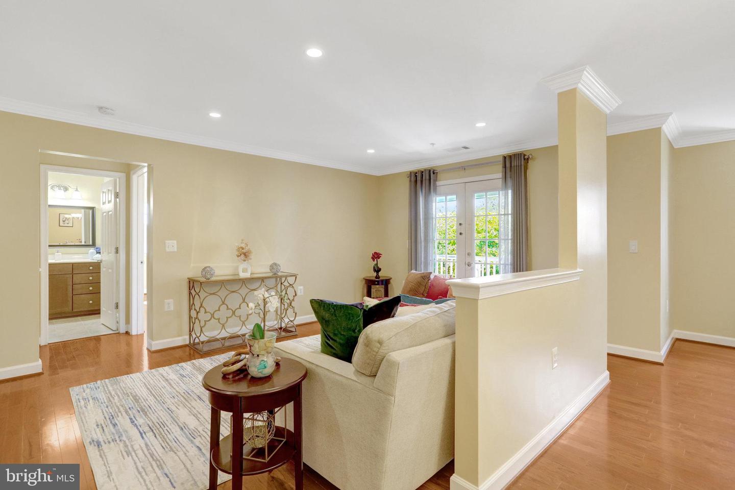 4119 S FOUR MILE RUN DR #404, ARLINGTON, Virginia 22204, 1 Bedroom Bedrooms, ,1 BathroomBathrooms,Residential,For sale,4119 S FOUR MILE RUN DR #404,VAAR2062788 MLS # VAAR2062788