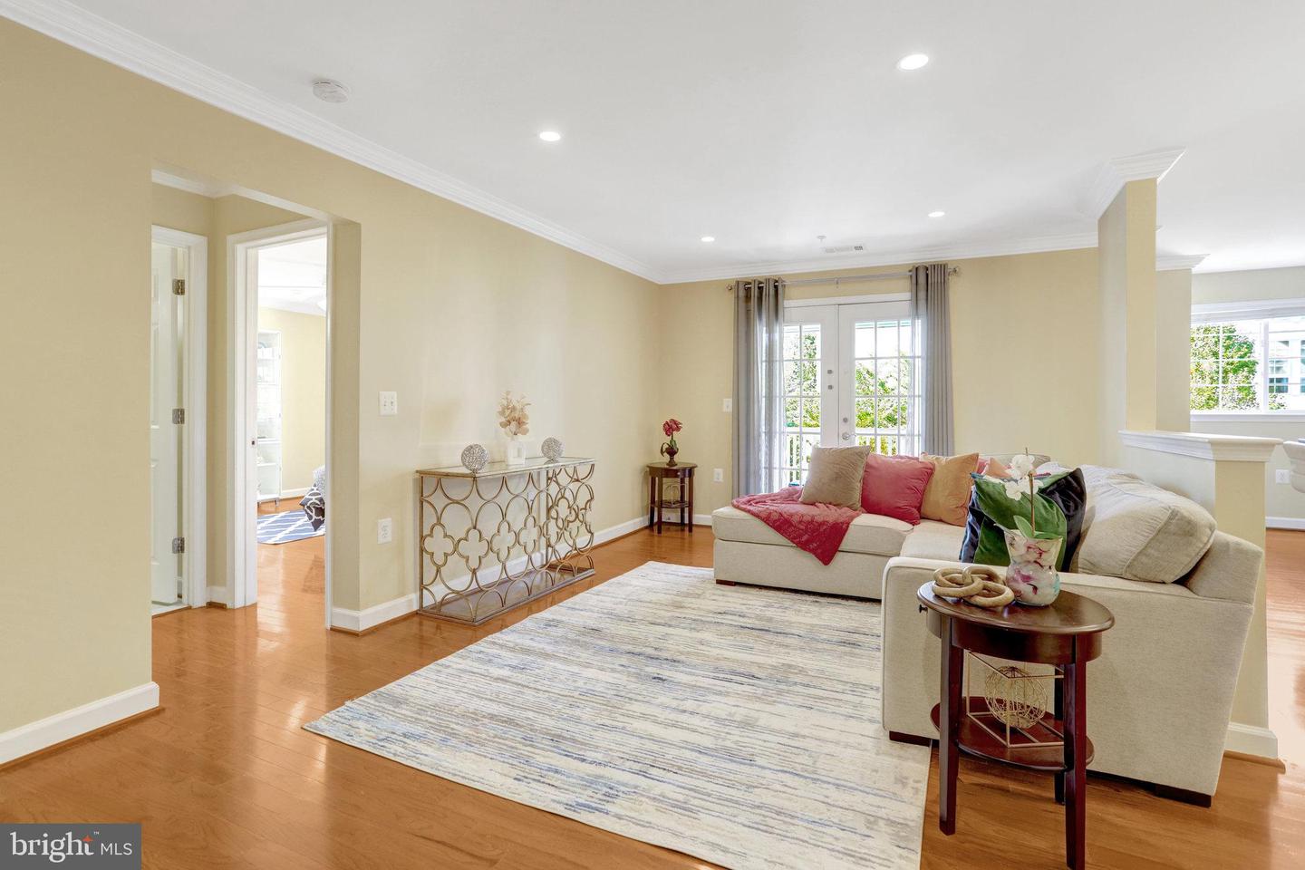 4119 S FOUR MILE RUN DR #404, ARLINGTON, Virginia 22204, 1 Bedroom Bedrooms, ,1 BathroomBathrooms,Residential,For sale,4119 S FOUR MILE RUN DR #404,VAAR2062788 MLS # VAAR2062788