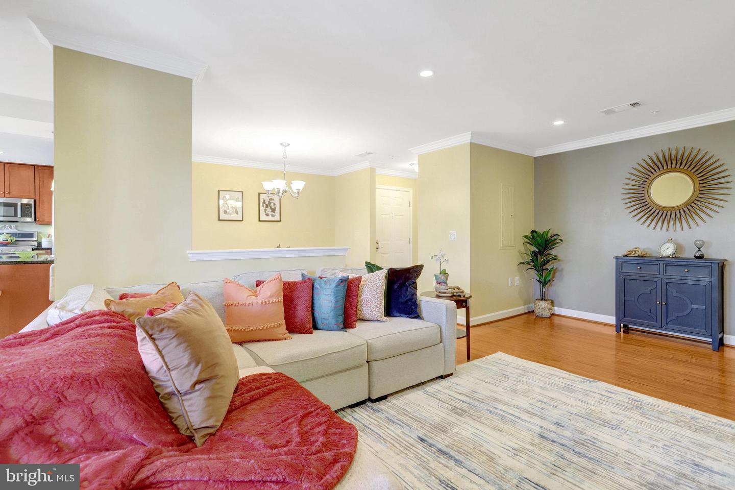 4119 S FOUR MILE RUN DR #404, ARLINGTON, Virginia 22204, 1 Bedroom Bedrooms, ,1 BathroomBathrooms,Residential,For sale,4119 S FOUR MILE RUN DR #404,VAAR2062788 MLS # VAAR2062788