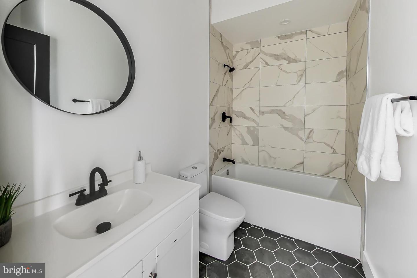207 FLORIDA AVE NW #1, WASHINGTON, District Of Columbia 20001, 2 Bedrooms Bedrooms, ,2 BathroomsBathrooms,Residential,For sale,207 FLORIDA AVE NW #1,DCDC2217766 MLS # DCDC2217766