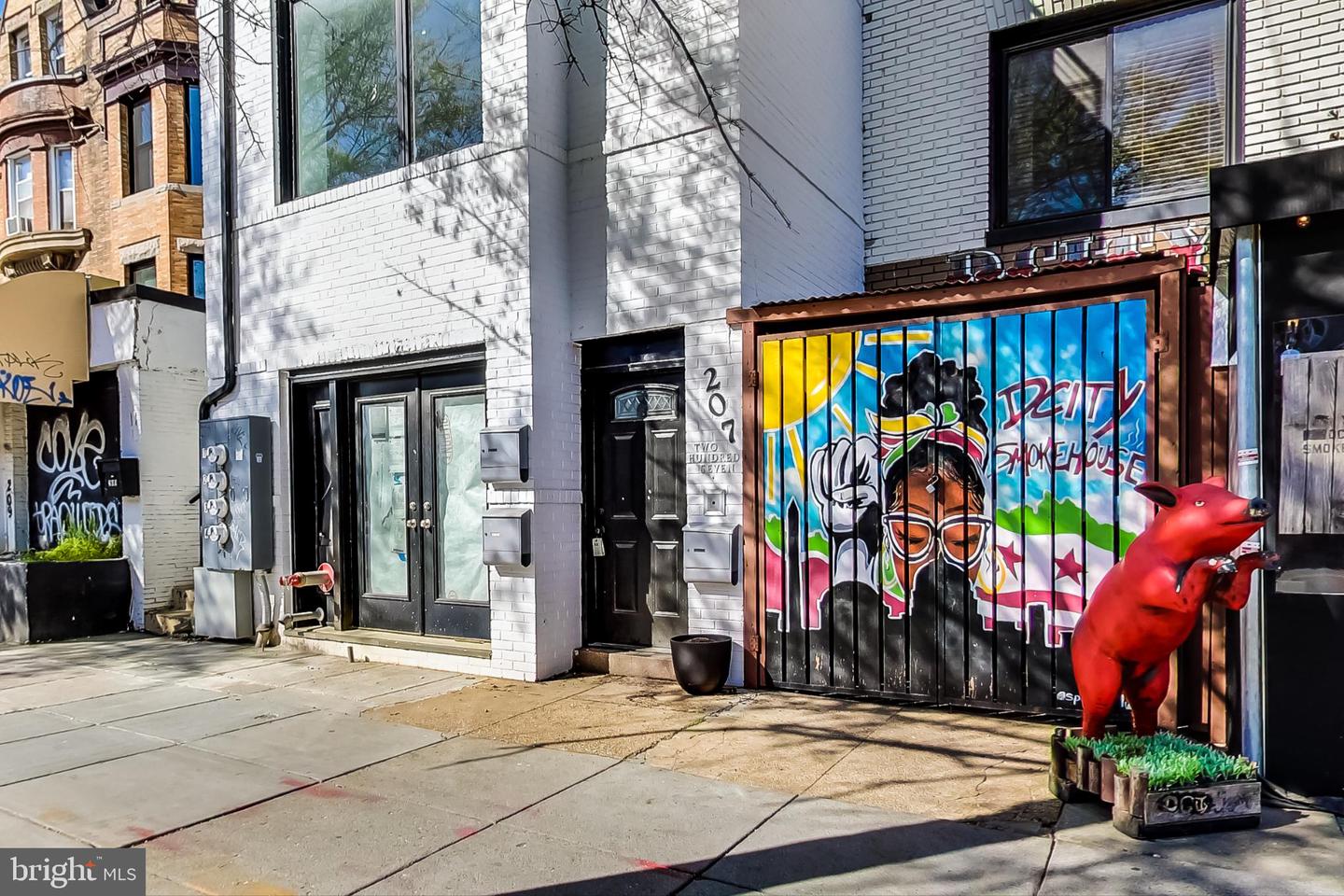 207 FLORIDA AVE NW #1, WASHINGTON, District Of Columbia 20001, 2 Bedrooms Bedrooms, ,2 BathroomsBathrooms,Residential,For sale,207 FLORIDA AVE NW #1,DCDC2217766 MLS # DCDC2217766
