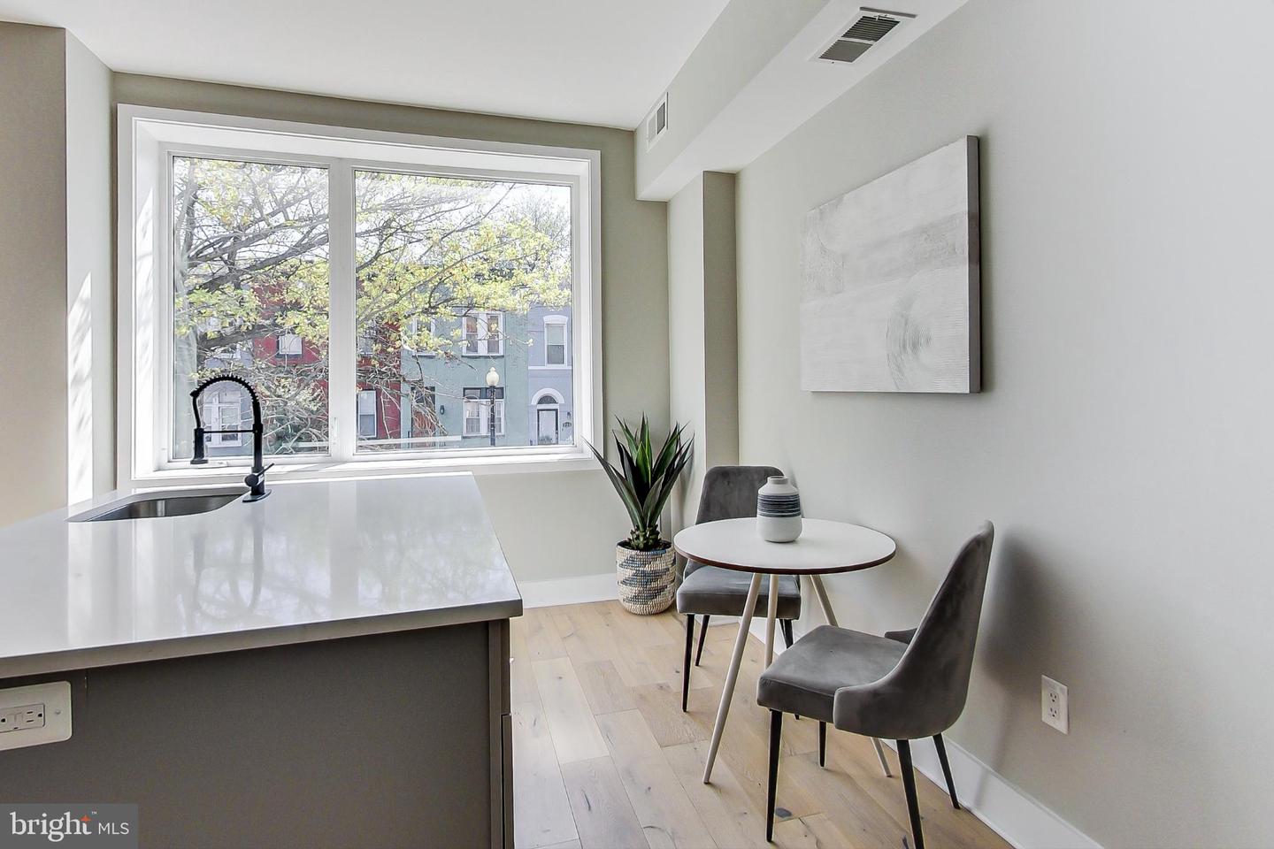 207 FLORIDA AVE NW #1, WASHINGTON, District Of Columbia 20001, 2 Bedrooms Bedrooms, ,2 BathroomsBathrooms,Residential,For sale,207 FLORIDA AVE NW #1,DCDC2217766 MLS # DCDC2217766