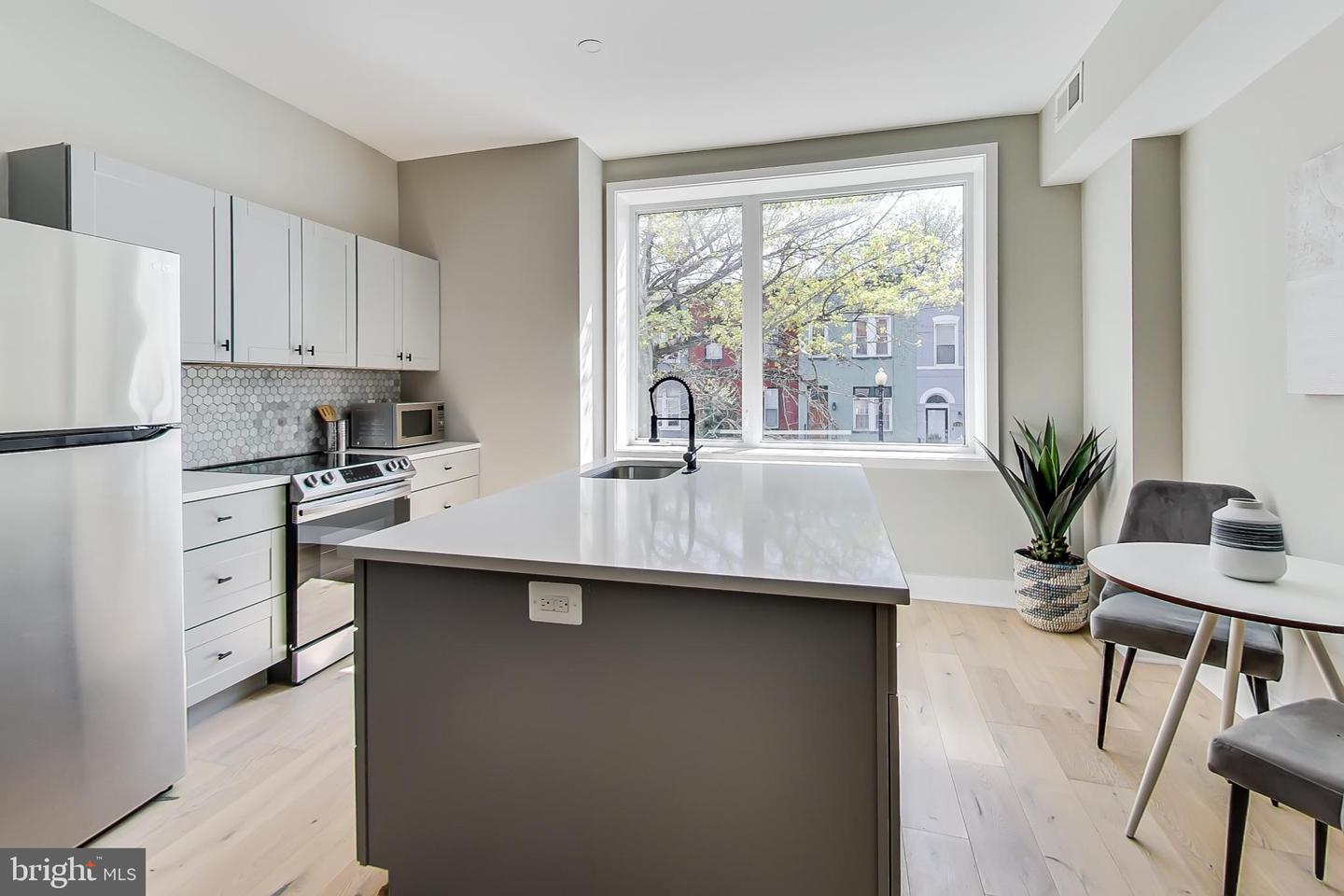 207 FLORIDA AVE NW #1, WASHINGTON, District Of Columbia 20001, 2 Bedrooms Bedrooms, ,2 BathroomsBathrooms,Residential,For sale,207 FLORIDA AVE NW #1,DCDC2217766 MLS # DCDC2217766