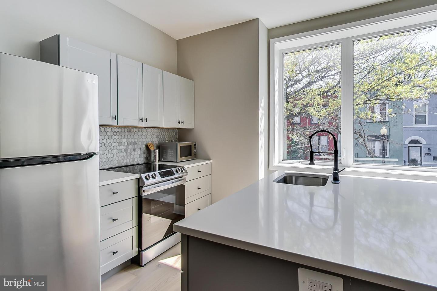 207 FLORIDA AVE NW #1, WASHINGTON, District Of Columbia 20001, 2 Bedrooms Bedrooms, ,2 BathroomsBathrooms,Residential,For sale,207 FLORIDA AVE NW #1,DCDC2217766 MLS # DCDC2217766