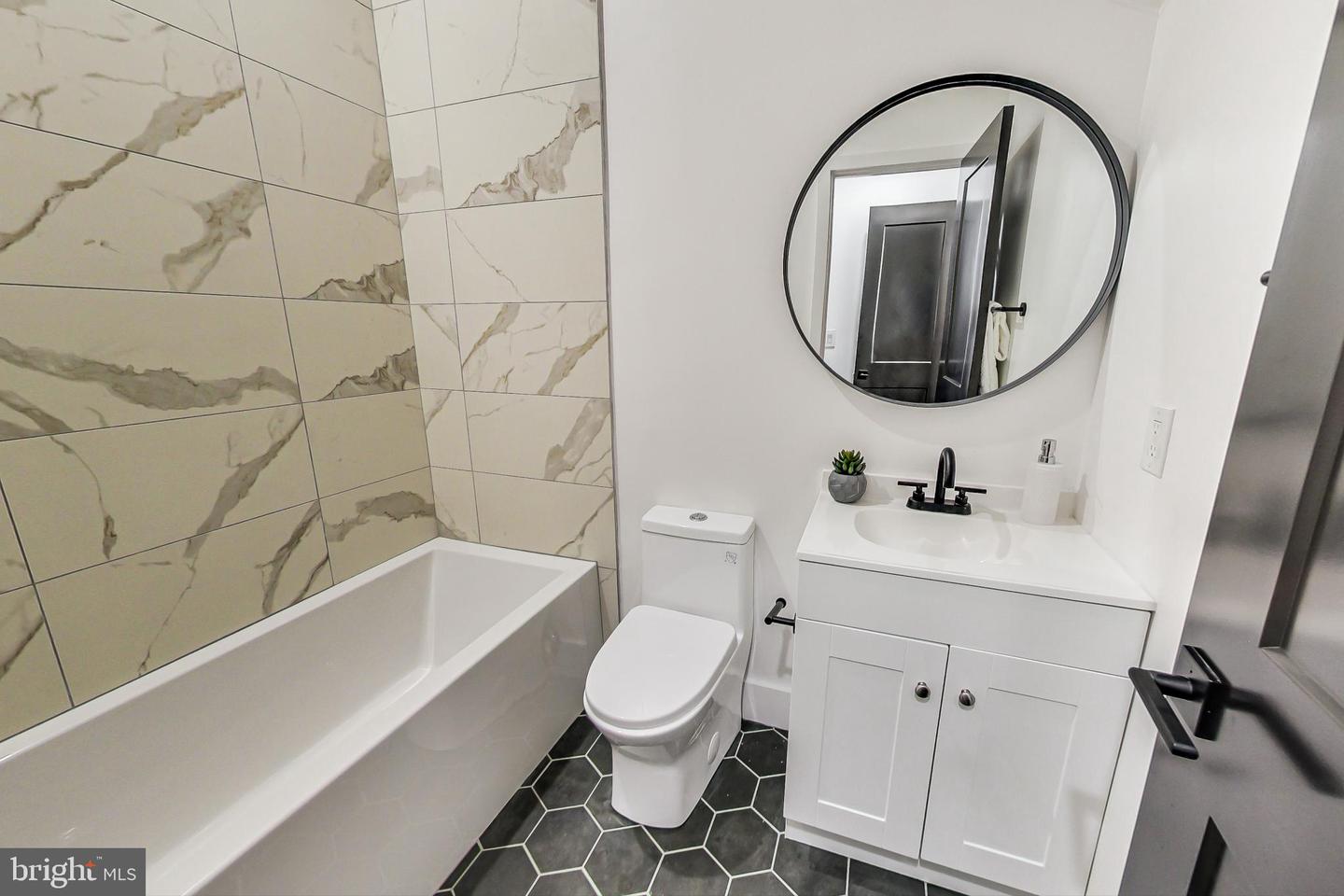 207 FLORIDA AVE NW #2, WASHINGTON, District Of Columbia 20001, 1 Bedroom Bedrooms, ,1 BathroomBathrooms,Residential,For sale,207 FLORIDA AVE NW #2,DCDC2217776 MLS # DCDC2217776