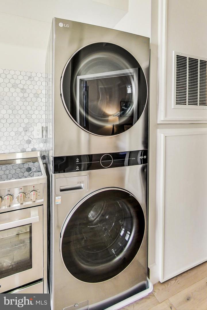 207 FLORIDA AVE NW #2, WASHINGTON, District Of Columbia 20001, 1 Bedroom Bedrooms, ,1 BathroomBathrooms,Residential,For sale,207 FLORIDA AVE NW #2,DCDC2217776 MLS # DCDC2217776