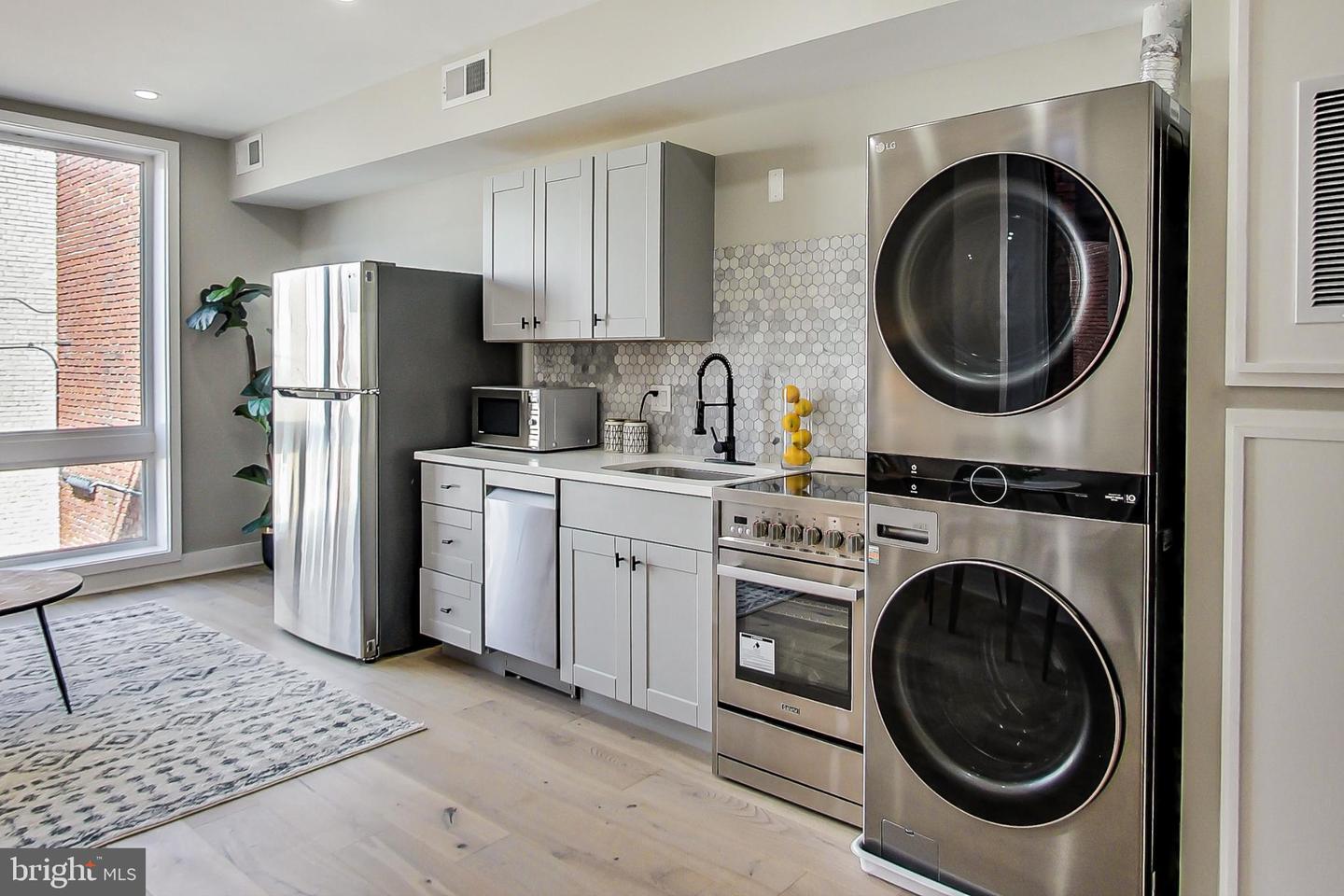 207 FLORIDA AVE NW #2, WASHINGTON, District Of Columbia 20001, 1 Bedroom Bedrooms, ,1 BathroomBathrooms,Residential,For sale,207 FLORIDA AVE NW #2,DCDC2217776 MLS # DCDC2217776