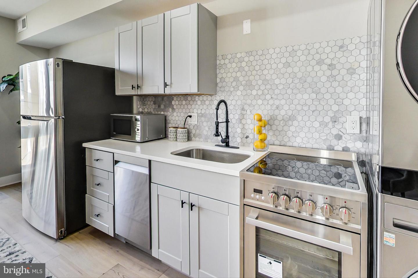207 FLORIDA AVE NW #2, WASHINGTON, District Of Columbia 20001, 1 Bedroom Bedrooms, ,1 BathroomBathrooms,Residential,For sale,207 FLORIDA AVE NW #2,DCDC2217776 MLS # DCDC2217776