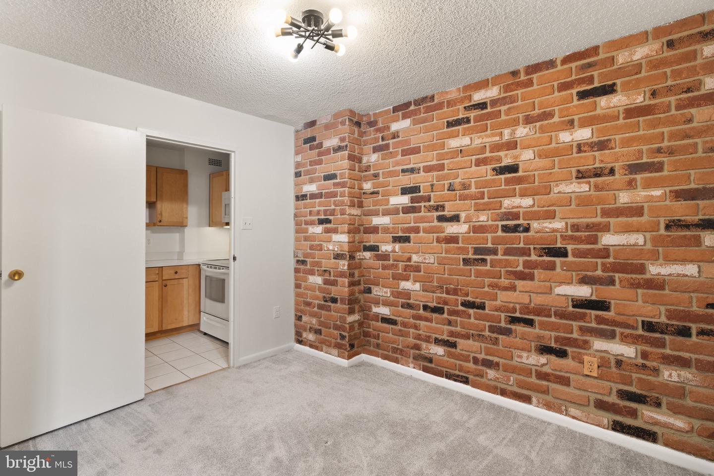 200 N PICKETT ST #215, ALEXANDRIA, Virginia 22304, 1 Bedroom Bedrooms, ,1 BathroomBathrooms,Residential,For sale,200 N PICKETT ST #215,VAAX2049228 MLS # VAAX2049228