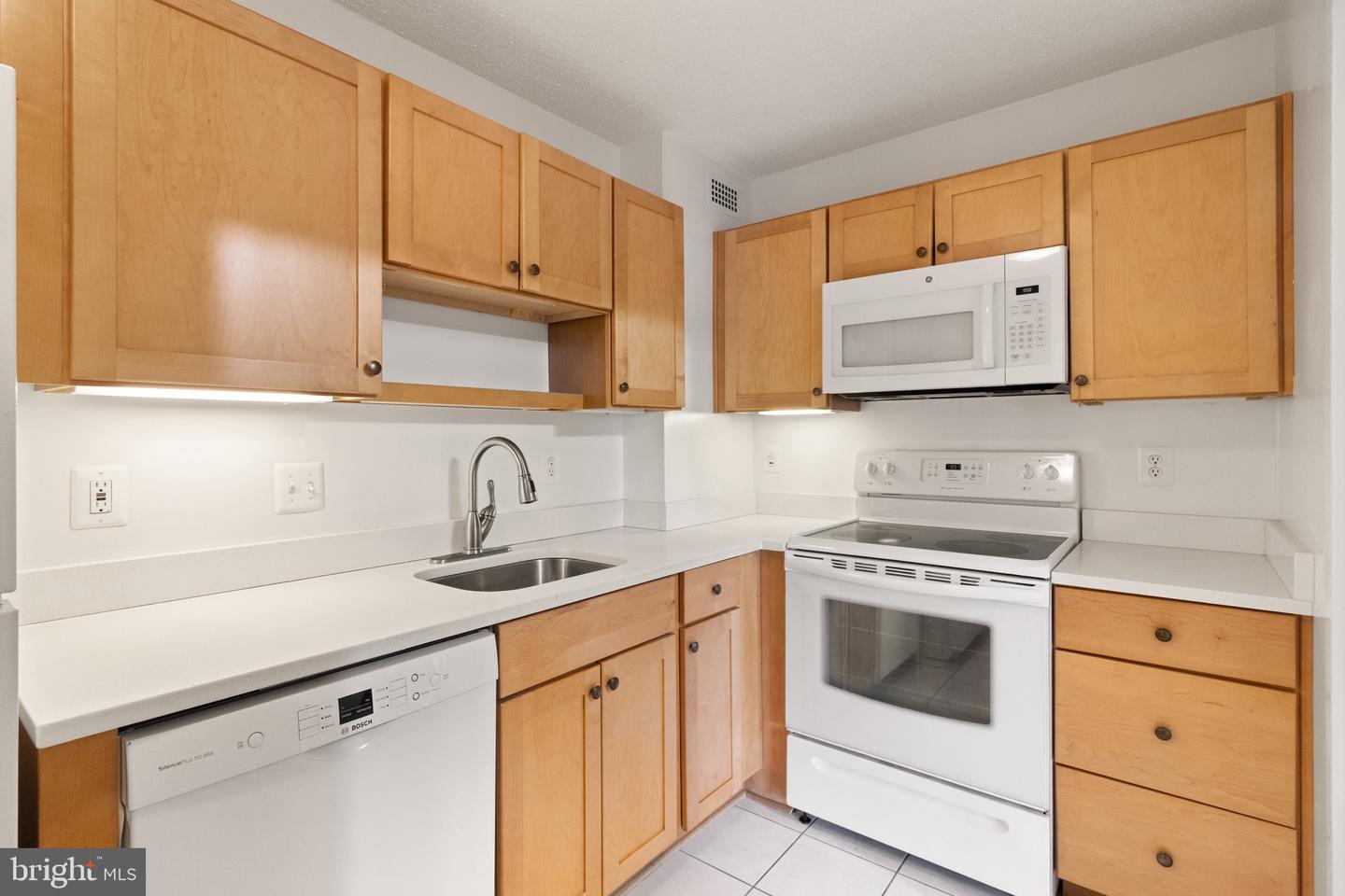 200 N PICKETT ST #215, ALEXANDRIA, Virginia 22304, 1 Bedroom Bedrooms, ,1 BathroomBathrooms,Residential,For sale,200 N PICKETT ST #215,VAAX2049228 MLS # VAAX2049228