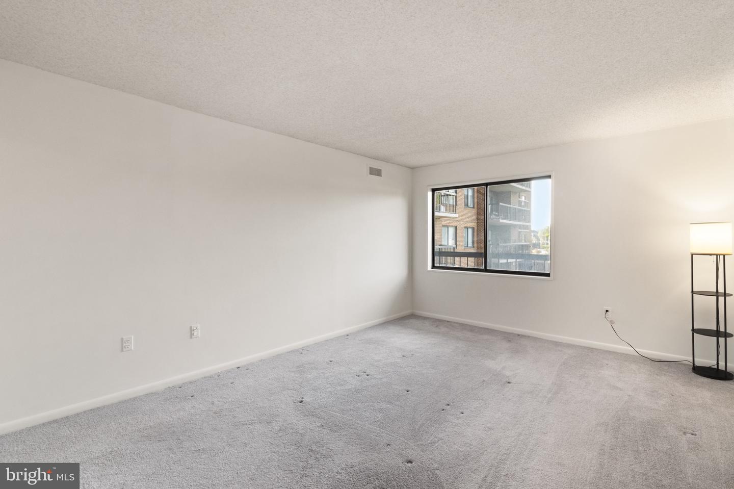 200 N PICKETT ST #215, ALEXANDRIA, Virginia 22304, 1 Bedroom Bedrooms, ,1 BathroomBathrooms,Residential,For sale,200 N PICKETT ST #215,VAAX2049228 MLS # VAAX2049228