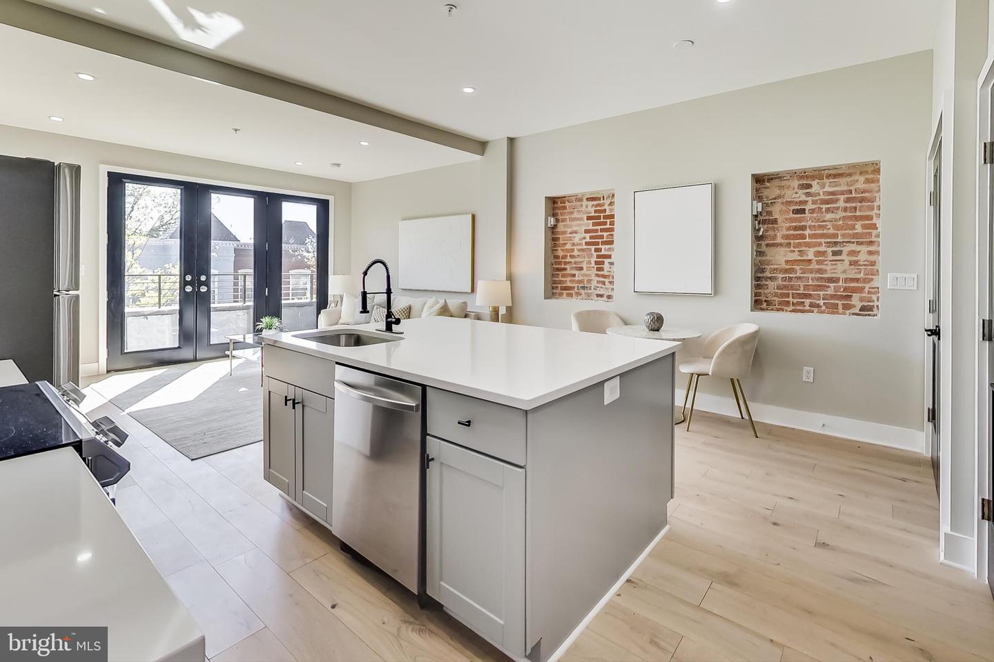 207 FLORIDA AVE NW #3, WASHINGTON, District Of Columbia 20001, 2 Bedrooms Bedrooms, ,2 BathroomsBathrooms,Residential,For sale,207 FLORIDA AVE NW #3,DCDC2218356 MLS # DCDC2218356